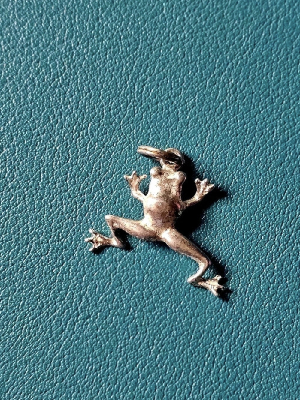 Silver 925 Stamped Tree-Frog Charm Pendant - Picture 2 of 5